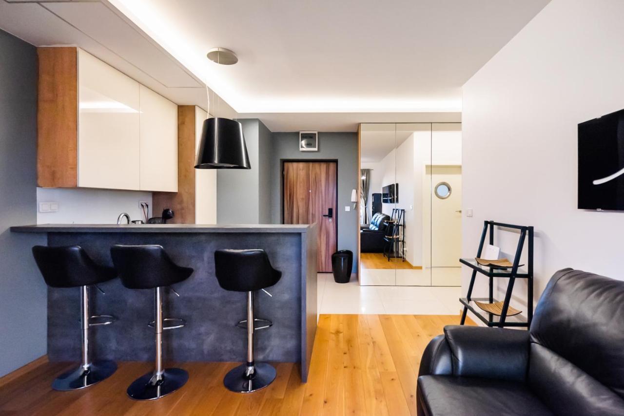 Bakalarska Modern Apartment وارسو المظهر الخارجي الصورة