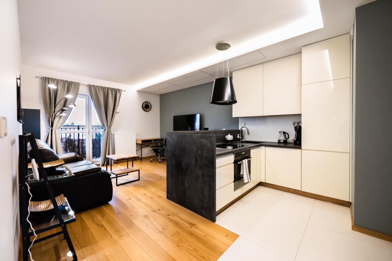 Bakalarska Modern Apartment وارسو المظهر الخارجي الصورة