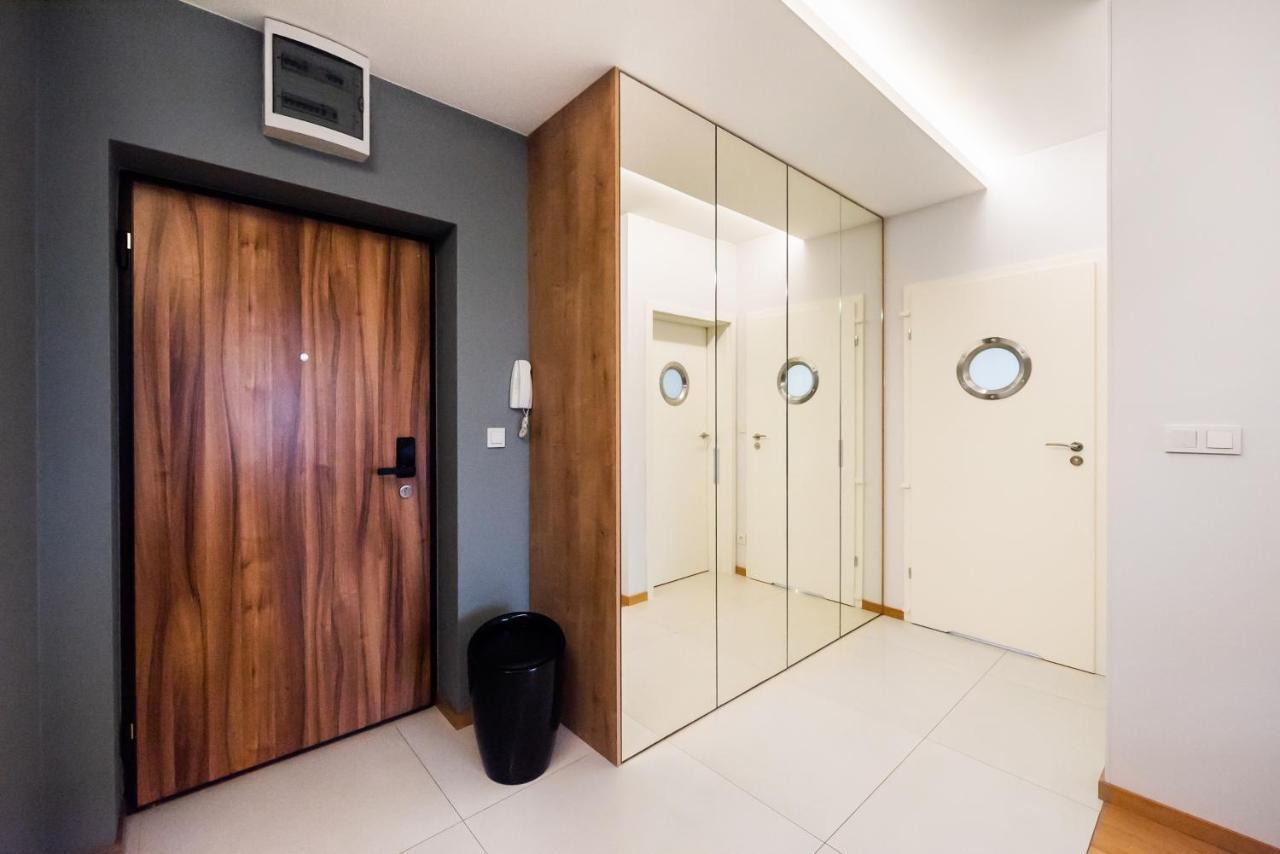 Bakalarska Modern Apartment وارسو المظهر الخارجي الصورة